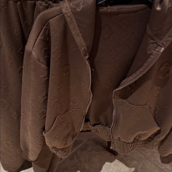 Brown Monogram Tracksuit - Picture 2 of 8
